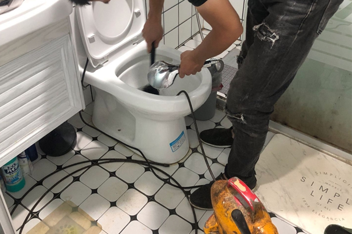 南丰镇疏通下水道