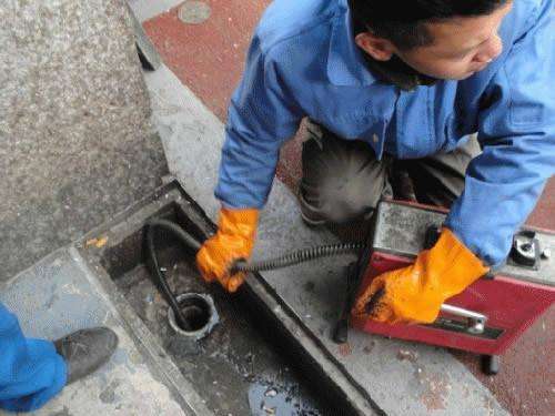 南丰镇疏通下水道